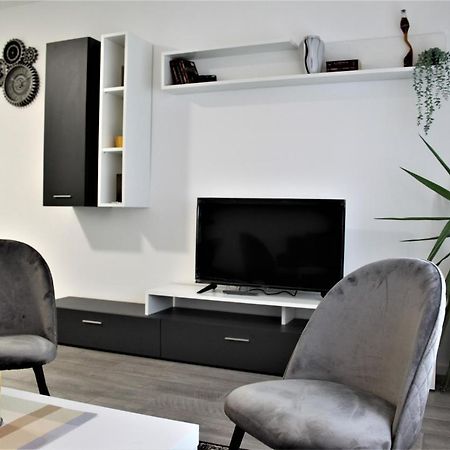 Tiziano T1 Apartment Zagreb Bagian luar foto