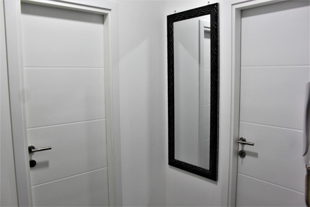 Tiziano T1 Apartment Zagreb Bagian luar foto