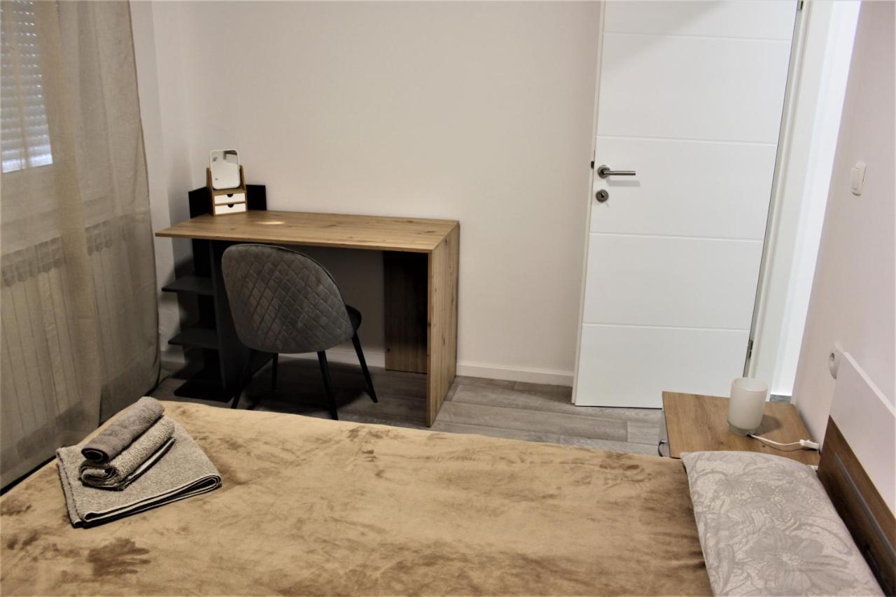 Tiziano T1 Apartment Zagreb Bagian luar foto