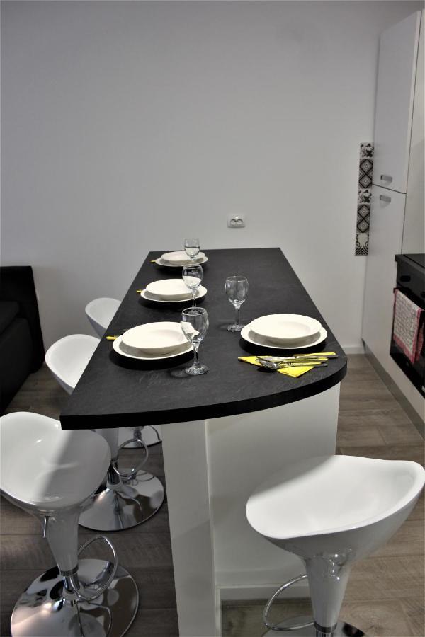 Tiziano T1 Apartment Zagreb Bagian luar foto